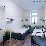 The Bookhouse, 5-bedroom By Castle