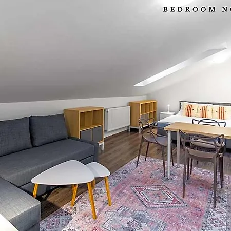 מלון דירות The Bookhouse, 5-bedroom By Castle