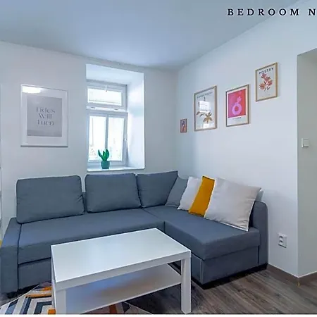 The Bookhouse, 5-bedroom By Castle Aparthotel Prague