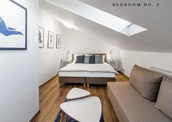 The Bookhouse, 5-bedroom By Castle Lejlighedshotel