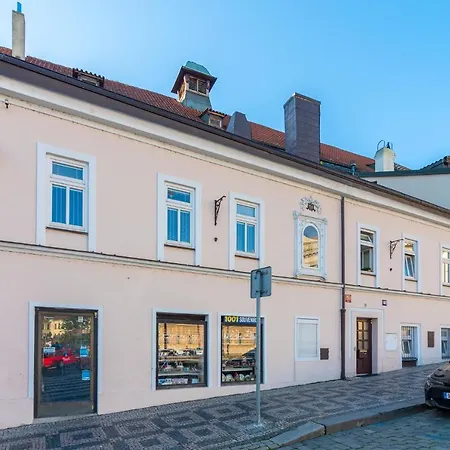 The Bookhouse, 5-bedroom By Castle Aparthotel Prag