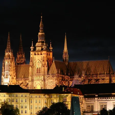 Aparthotel The Bookhouse, 5-bedroom By Castle Prag