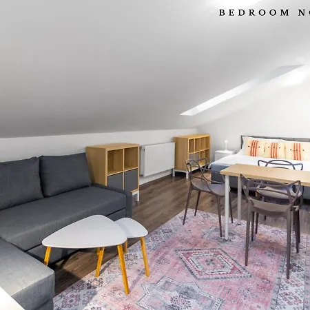 The Bookhouse, 5-bedroom By Castle *